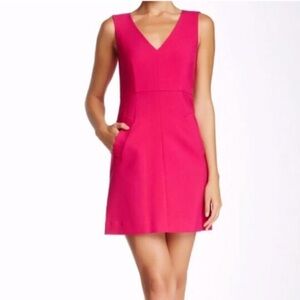 Diane Von Furstenberg (DVF) Halle neon fuchsia v-neck pocket sheath dress size 4